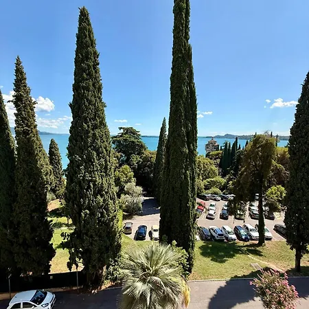 Daire Host4u - Relais Alba Beautiful Loft In Gardone Riviera, Of Garda